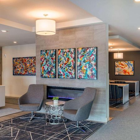 Microtel Inn & Suites Dorval Qc Bagian luar foto