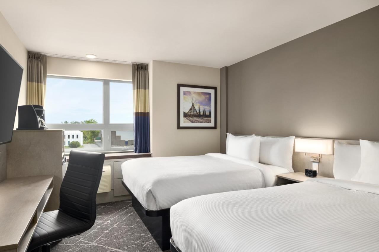 Microtel Inn & Suites Dorval Qc Bagian luar foto