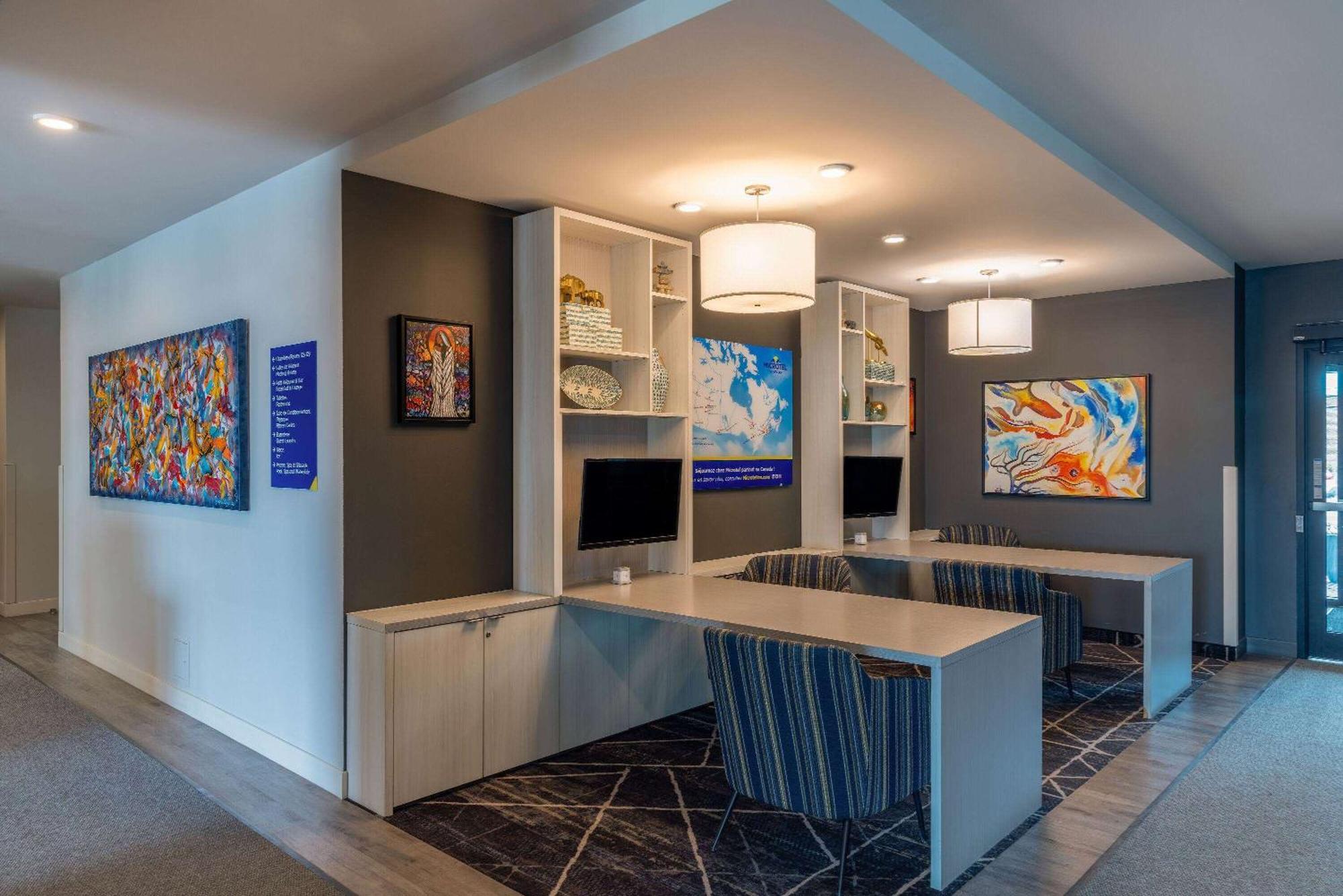 Microtel Inn & Suites Dorval Qc Bagian luar foto
